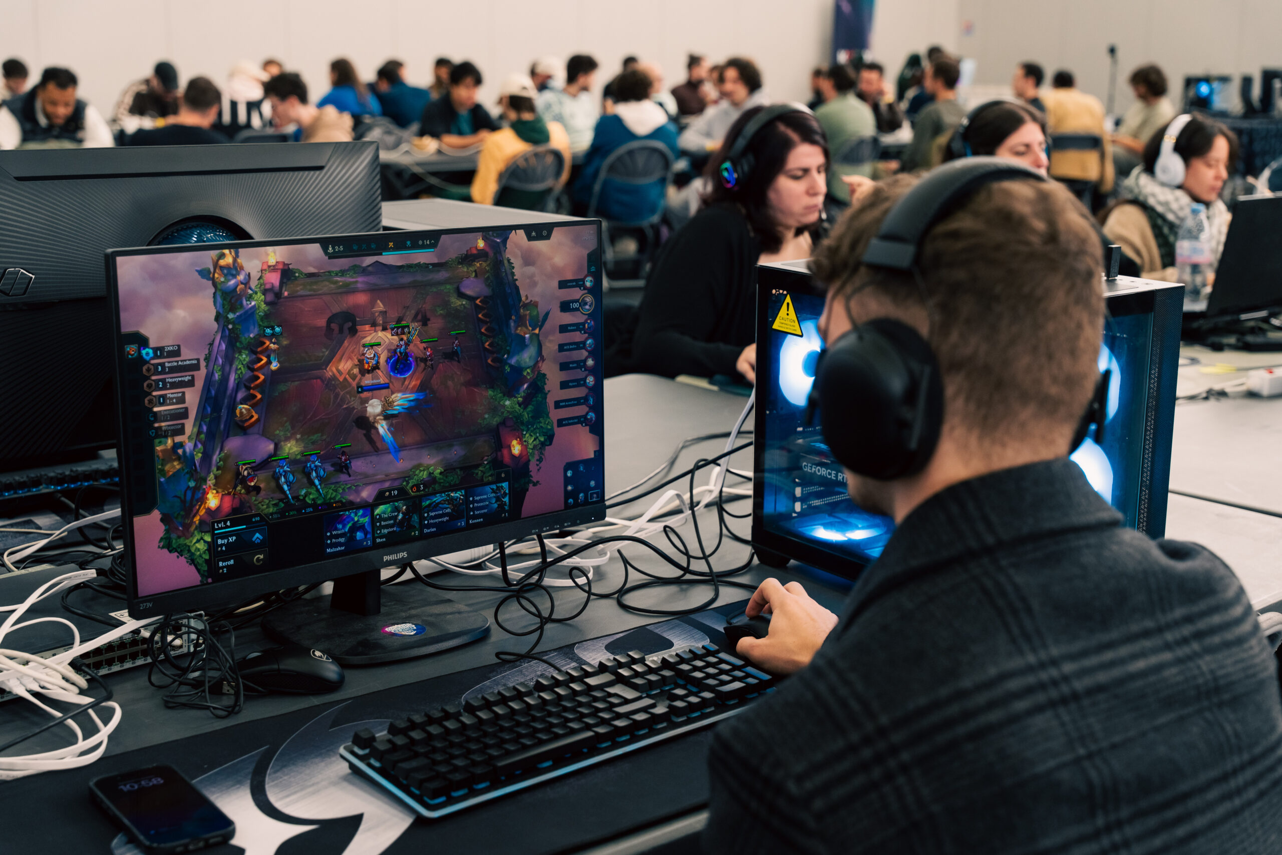 PC FlowUP League of Legends Masters Clash